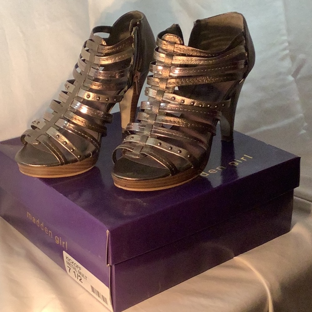 Woman’s shoes